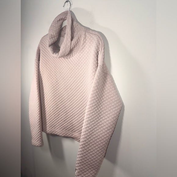 New Balance Quilted Textured Pink Cowl Neck Long Pullover Sweater Size Medium - Picture 4 of 14